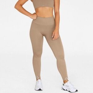 SET‎ Active Sand Tan Sculptflex High Waisted Seamless Leggings - Medium